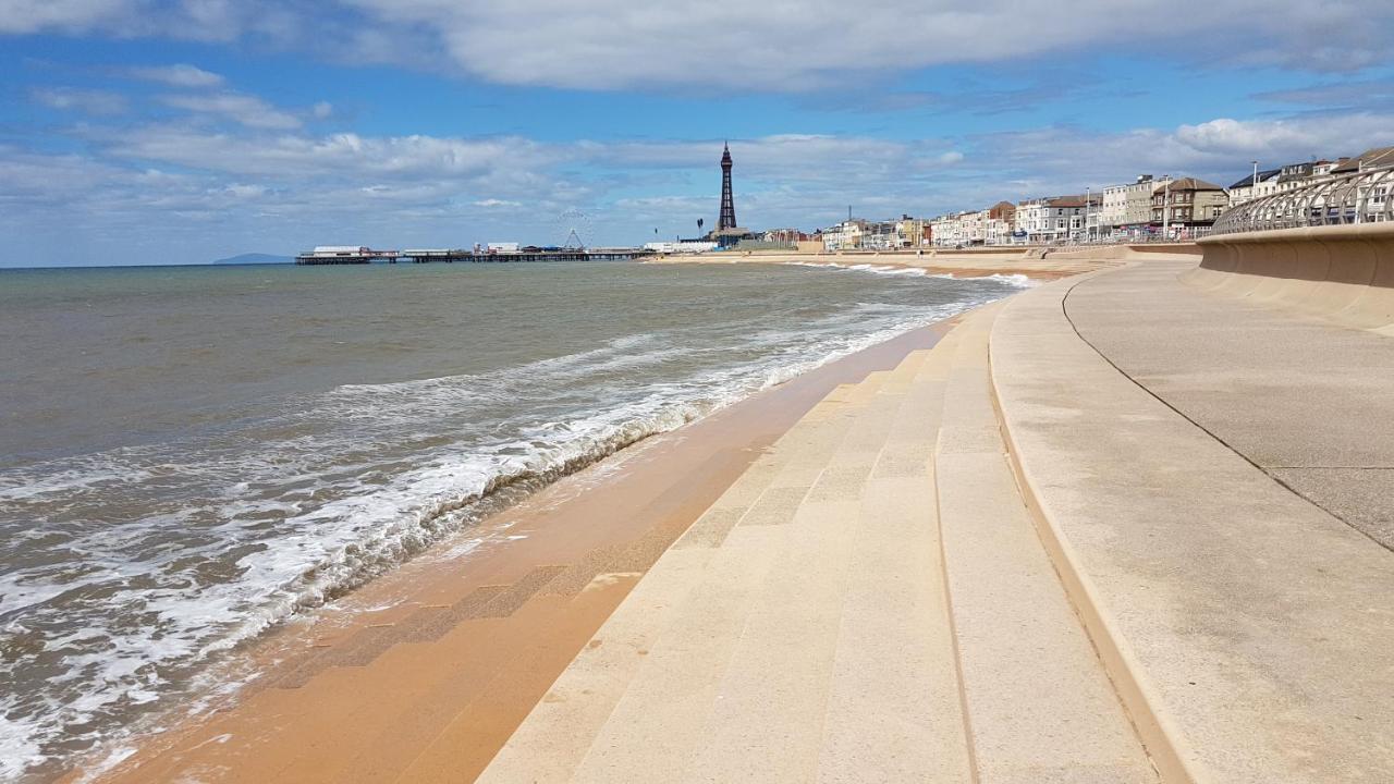 Blackpool Lodge Bed & Breakfast